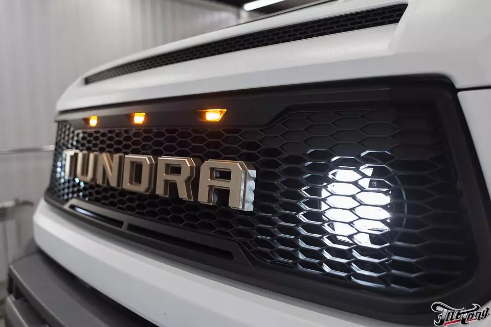 Toyota Tundra. Установка дополнительного оборудования и подсветка кузова.